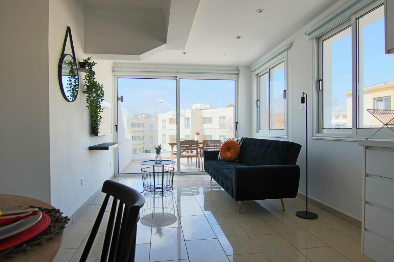 Апартаменты Phaedrus Living: Seaside Modern Flat Lighthouse 63 Пафос Экстерьер фото